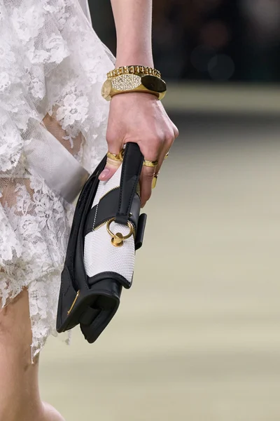 Look 182